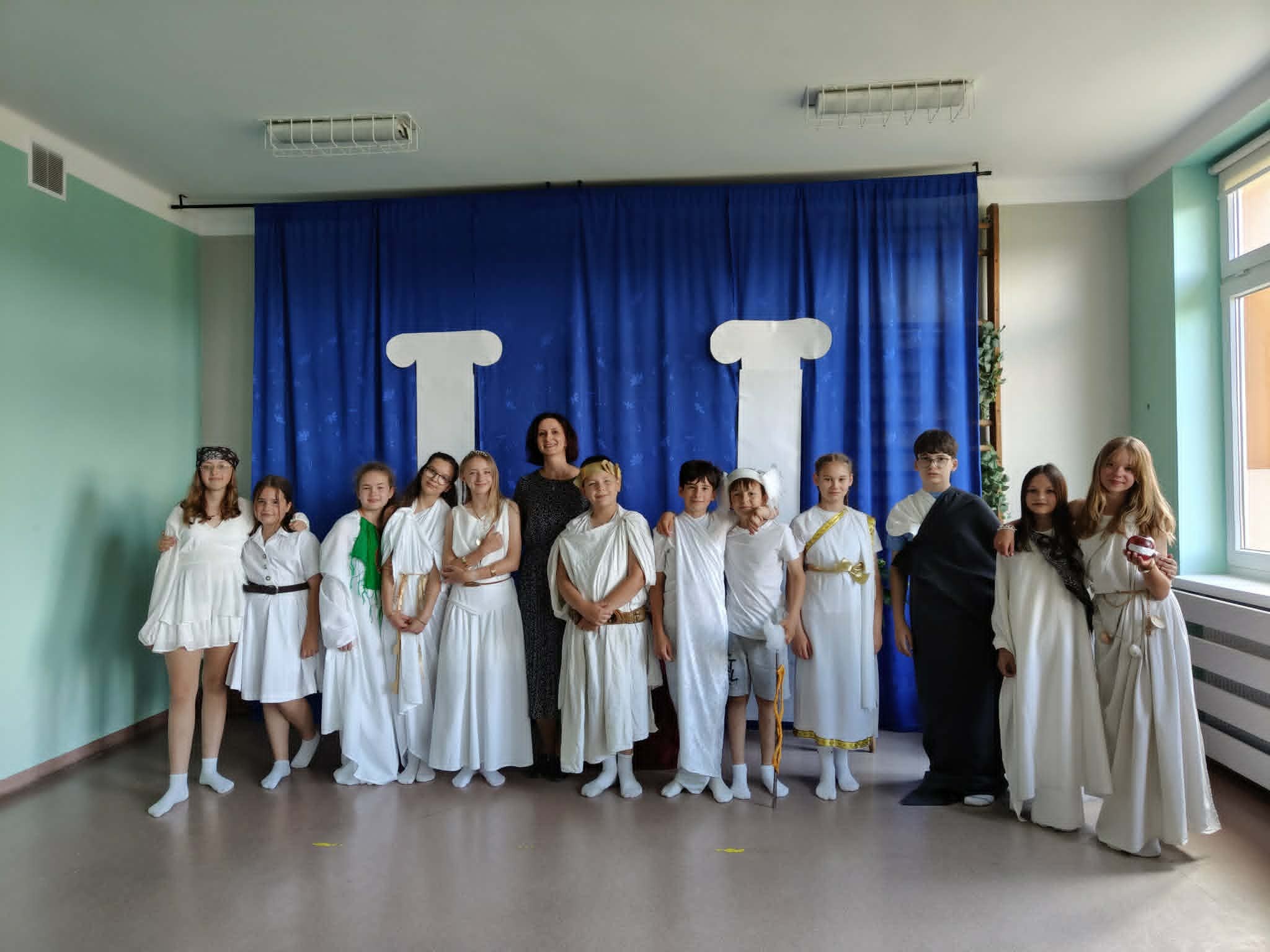 W szkolnym teatrze